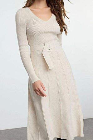 Kadın Moda Şık Midi Boy V Yaka Regular Triko Kemerli Volanlı Elbise