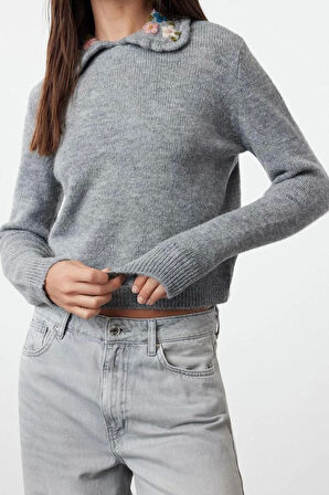Kadın Moda Şık Polo Yaka Standart Kol Regular Yaka Detaylı Çiçekli Triko Kazak