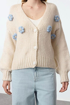 Kadın Moda Şık Regular V Yaka Regular Yumuşak Dokulu Gül Detaylı Triko Hırka