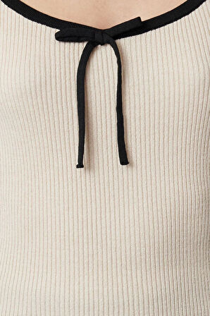 Kadın Moda Şık Havuz Yaka Standart Kol Regular Özel İplik Kurdeleli Detaylı Triko Kazak