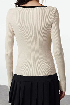 Kadın Moda Şık Havuz Yaka Standart Kol Regular Özel İplik Kurdeleli Detaylı Triko Kazak