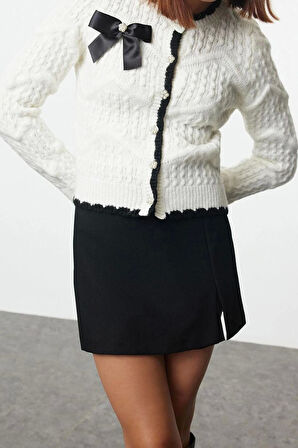 Kadın Moda Şık Regular Bisiklet Yaka Slim Kurdele Fiyonk Detaylı Boncuk İşlemeli Triko Hırka