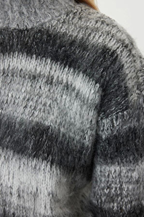 Kadın Moda Şık Dik Yaka Standart Kol Regular Yumuşak Dokulu Triko Kazak