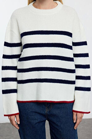 Kadın Moda Bisiklet Yaka Standart Kol Regular Yumuşak Dokulu Geniş Kalıp Basic Çizgili Triko Kazak