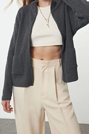 Kadın Moda Regular Dik Yaka Oversize Geniş Kalıp Yumuşak Dokulu Cep Detaylı Triko Hırka