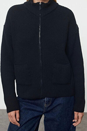 Kadın Moda Regular Dik Yaka Oversize Geniş Kalıp Yumuşak Dokulu Cep Detaylı Triko Hırka