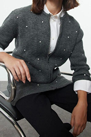 Kadın Tesettür Moda Şık Uzun Bisiklet Yaka Uzun Kol Düz Taş Detaylı Fermuarlı Triko Hırka