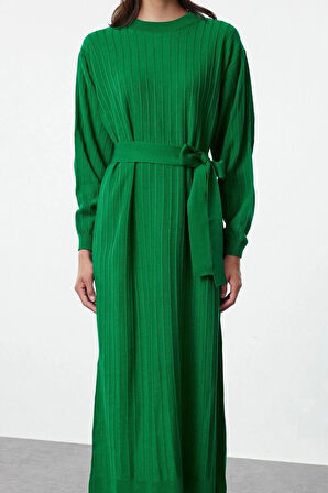 Kadın Moda Şık Tesettür Maxi Boy Dik Yaka Relaxed Kuşaklı Triko Elbise