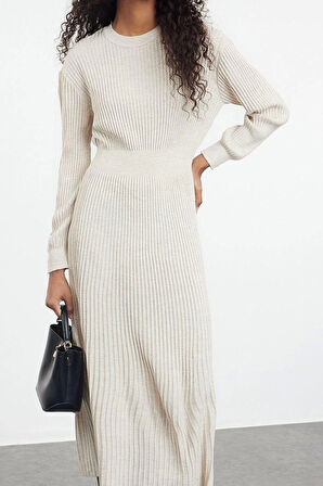 Kadın Moda Şık Tesettür Uzun Bisiklet Yaka Fitted Piliseli Triko Elbise