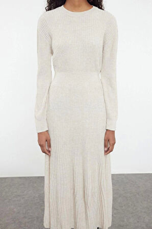 Kadın Moda Şık Tesettür Uzun Bisiklet Yaka Fitted Piliseli Triko Elbise