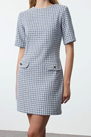 Kadın Moda Şık Mini Boy Bisiklet Yaka Regular Kazayağı Düz Kesim Düğme Detaylı Tüvit Dokuma Elbise