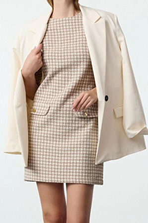 Kadın Moda Şık Mini Boy Bisiklet Yaka Regular Kazayağı Düz Kesim Düğme Detaylı Tüvit Dokuma Elbise