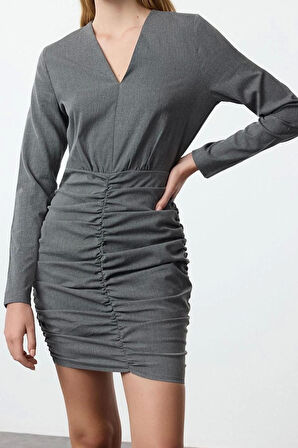 Kadın Moda Şık Mini Boy V Yaka Regular Vücudu Saran Drape Detaylı Dokuma Elbise