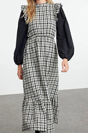 Kadın Moda Şık Tesettür Uzun Dik Yaka Regular Kolları Poplin Detaylı Dokuma Tüvit Elbise
