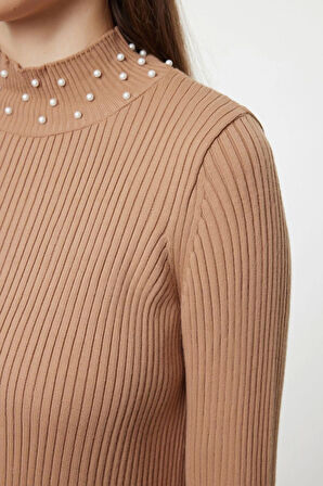 Kadın Moda Şık Tesettür Uzun Dik Yaka Fitted İnci Taş Aksesuarlı Triko Elbise