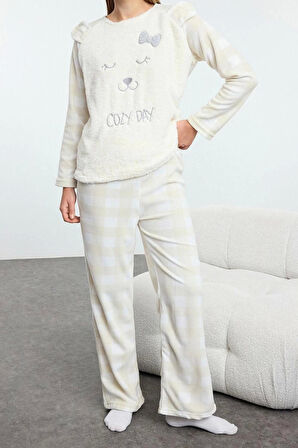 Kadın Moda Şık Bisiklet Yaka Boru Paça Uzun Kol Ekoseli Nakışlı Wellsoft Kışlık Örme Pijama Takımı