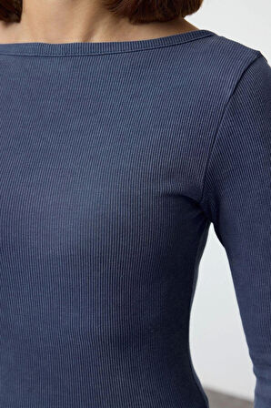 Kadın Regular Havuz Yaka Slim Kalıp Örme Eskitme Soluk Efektli Fitilli Vücuda Oturan Pamuklu Bluz