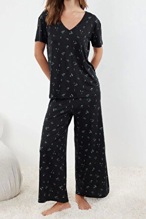 Kadın Moda Şık V Yaka Geniş Paça Kısa Kol Çiçekli Örme Pijama Takımı