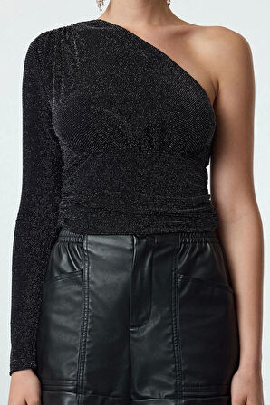 Kadın Moda Şık Üst Giyim Crop Asimetrik Yaka Fitted Kalıp Örme Tek Omuz Parıltılı Simli Bluz