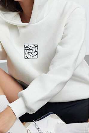 Kadın Moda Şık Bol Kapüşonlu Düşük Kol Uzun Geniş Kalıp Nakışlı Kalın İçi Polarlı Örme Sweatshirt