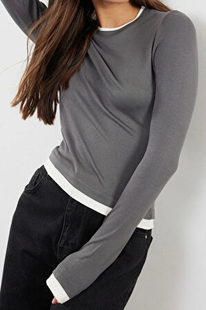 Kadın Şık Regular Dik Yaka Slim Kalıp Örme Fitted Vücuda Oturan Viskon Yumuşak Kumaşlı Esnek Bluz