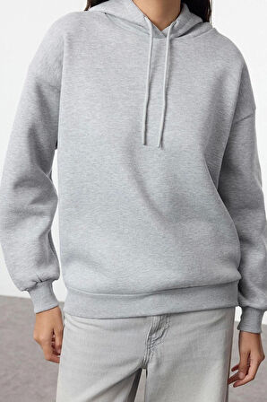 Kadın Oversize Kapüşonlu Düşük Kol Uzun Kalın İçi Polarlı Sırt Baskılı Geniş Kalıp Örme Sweatshirt