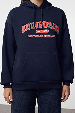 Kadın Oversize Kapüşonlu Standart Kol Standart Kalın Polarlı Baskılı Geniş Kalıp Örme Sweatshirt