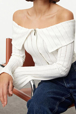 Kadın Moda Şık Crop Carmen Yaka Reglan Kol Regular Kalıp Örme Fermuar Detaylı Kısa Normal Kalıp Bluz