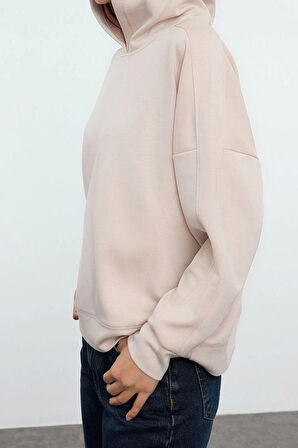 Kadın Relaxed Kapüşonlu Düşük Kol Rahat Kesim Yumuşak Tuşeli Dikiş Detaylı Örme Sweatshirt