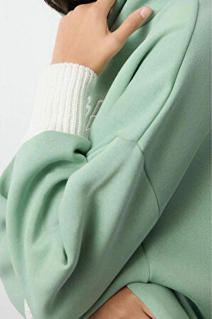 Kadın Moda Şık Relaxed Kapüşonlu Düşük Kol Uzun Kalın İçi Polarlı Triko Bant Detaylı Örme Sweatshirt