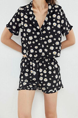 Kadın Moda Şık Gömlek Yaka Boru Paça Kısa Kol Papatya Desenli Fırfırlı Viskon Dokuma Pijama Takımı