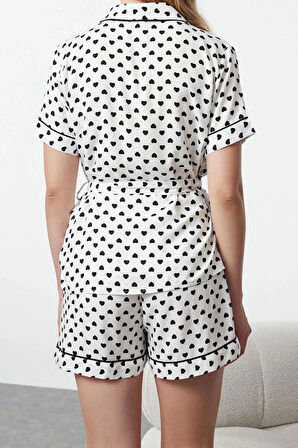 Kadın Moda Gömlek Yaka Boru Paça Kısa Kol Kuşaklı Kalp Desenli Biyeli Viskon Dokuma Pijama Takımı