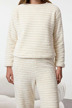Kadın Boru Paça Uzun Kol Çizgili Lurex İplik Detaylı Wellsoft Kışlık Örme Pijama Takımı