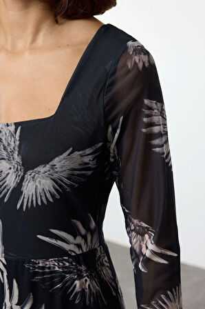 Kadın Moda Şık Midi Boy Kare Yaka Slim Tül Çiçekli Vücuda Oturan Esnek Örme Kalem Elbise