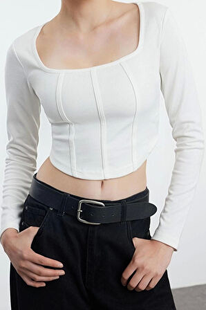 Kadın Moda Şık Crop Kare Yaka Slim Kalıp Örme Biye Detaylı Fitted Vücuda Oturan İnterlok Bluz