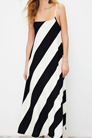 Kadın Moda Şık Maxi Boy Kare Yaka Relaxed Ayarlanabilir Askılı A-Line Bürümcük Dokulu Örme Elbise