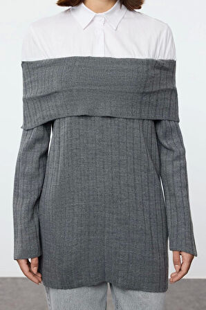 Kadın Tesettür Moda Şık Regular Kayık Yaka Uzun Kol Düz Gömlek Detaylı Triko Kazak