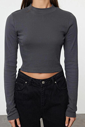 Kadın Moda Şık Crop Dik Yaka Slim Kalıp Örme Soluk Efektli Fitted Vücuda Oturan Fitilli Esnek Bluz
