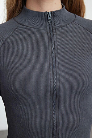 Kadın Fermuarlı Yaka Slim Kalıp Örme Yıkamalı Fermuarlı Fitted Vücuda Oturan Fitilli Esnek Bluz