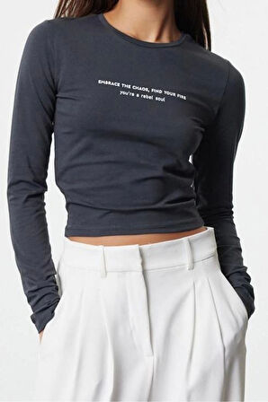 Kadın Moda Şık Üst Giyim Crop Bisiklet Yaka Slim Kalıp Örme Slogan Baskılı Vücuda Oturan Esnek Bluz