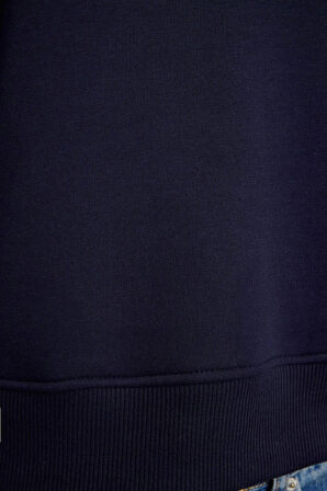Kadın Moda Şık Regular Bisiklet Yaka Düşük Kol Regular Nervür Detaylı Normal Kalıp Örme Sweatshirt