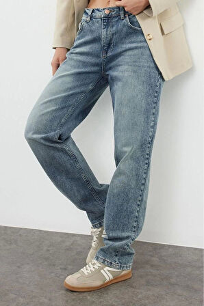 Kadın Moda Şık Kot Pantolon Boru Paça Regular Boy Denim Mavi Soluk Vintage Normal Bel Straight Jeans