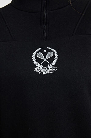 Kadın Fermuarlı Yaka Düşük Kol Standart Nakışlı Kalıp Kalın Polarlı Fermuarlı Yaka Örme Sweatshirt