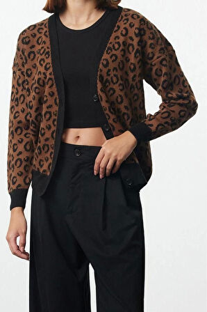 Kadın Moda Şık Regular V Yaka Regular Yumuşak Dokulu Leopar Desenli Triko Hırka