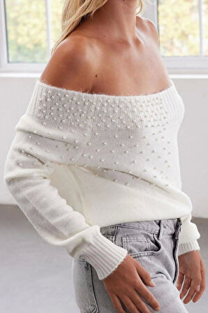 Kadın Moda Şık Kayık Yaka Standart Kol Regular Geniş Kalıp Yumuşak Dokulu Boncuk Detaylı Triko Kazak