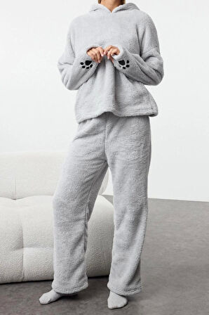 Kadın Moda Şık Kapüşonlu Boru Paça Uzun Kol ve Nakışlı Wellsoft Kışlık Örme Pijama Takımı