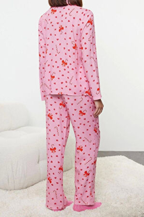 Kadın Moda Gömlek Yaka Geniş Paça Uzun Kol Kalpli Yılbaşı Temalı Biyeli Viskon Dokuma Pijama Takımı
