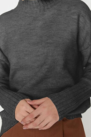 Kadın Moda Şık Dik Yaka Reglan Kol Regular Geniş Kalıp Yumuşak Dokulu Basic Triko Kazak