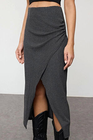 Kadın Moda Stil Midi Astarsız Örme Kruvaze Dokulu Büzgü Drape Detaylı Midi Etek