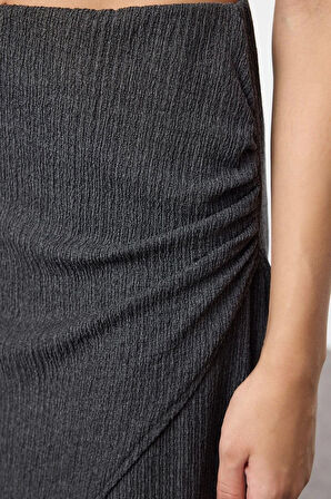 Kadın Moda Stil Midi Astarsız Örme Kruvaze Dokulu Büzgü Drape Detaylı Midi Etek